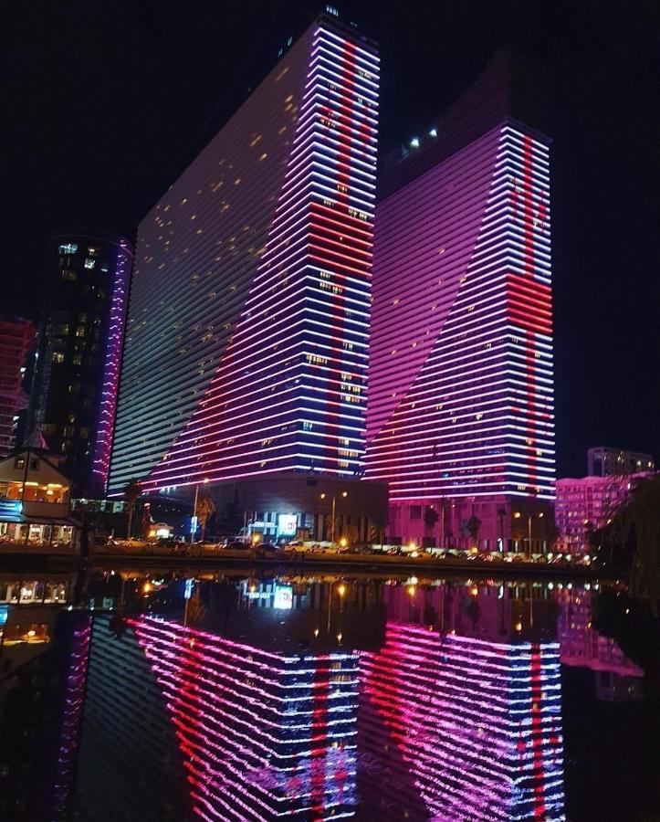 Orbi Twin Tower Apartement Batumi Exteriör bild